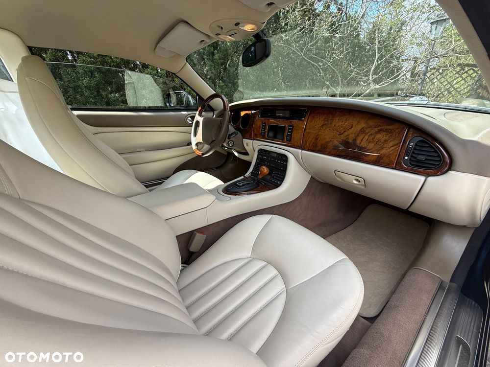 Jaguar XK8 - 3