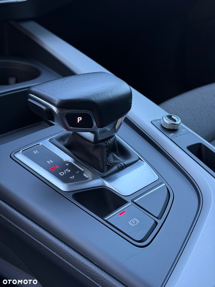 Audi A4 Avant 35 TFSI S tronic S line - 24