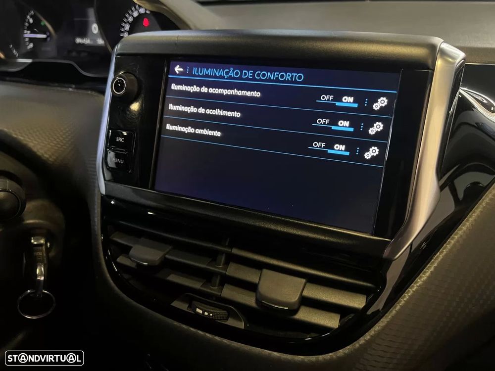 Peugeot 2008 1.2 PureTech GT Line — fotografia 31