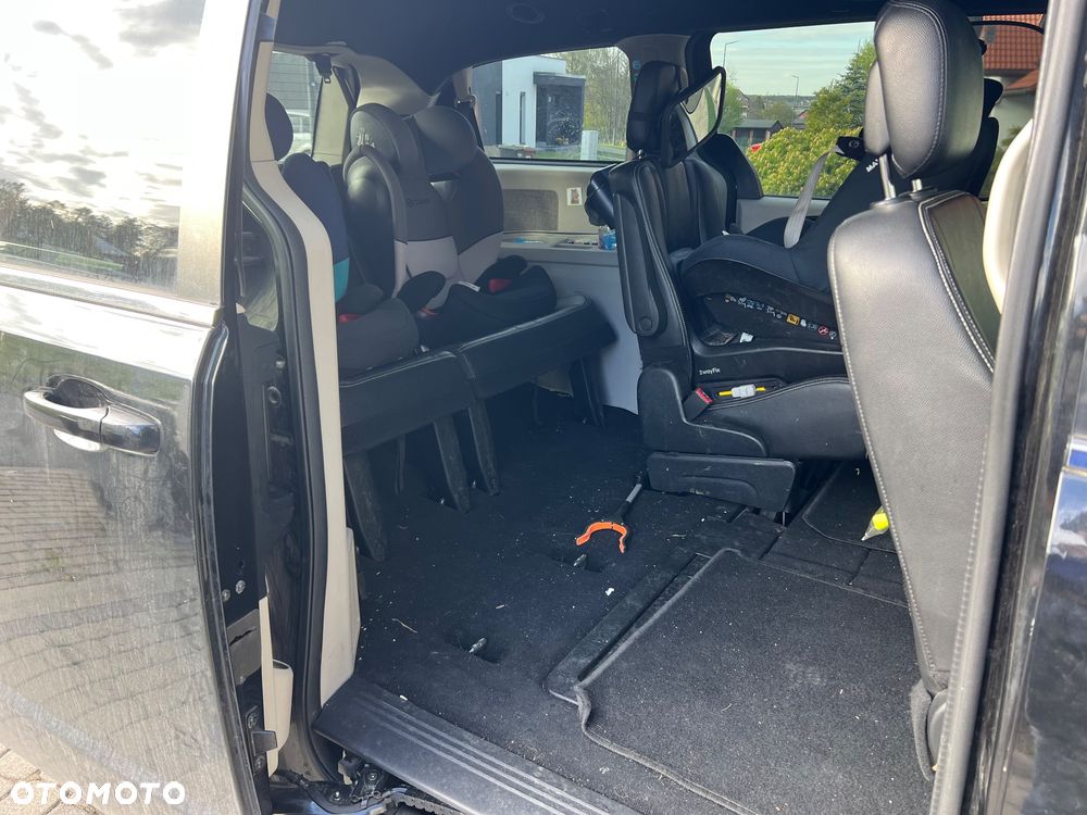 Dodge Grand Caravan - 9