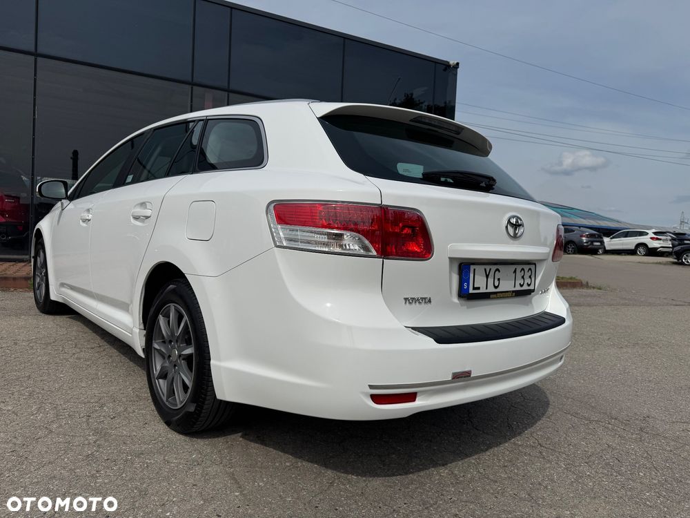Toyota Avensis 1.8 Luna - 14