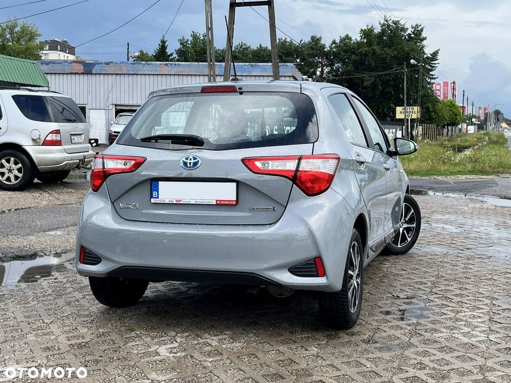 Toyota Yaris - 10