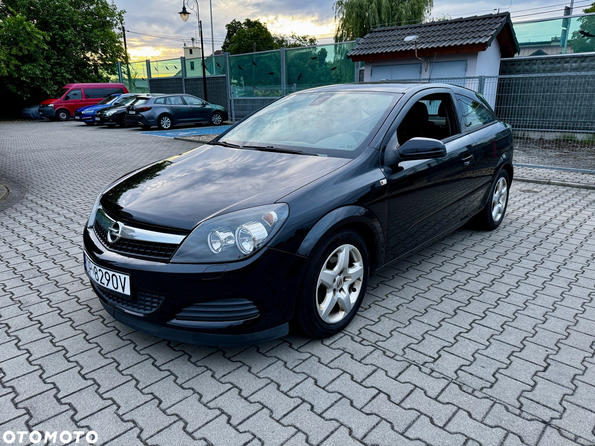 Opel Astra GTC 1.4 Edition - 1