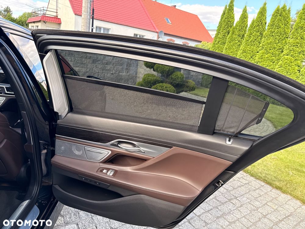 BMW Seria 7 750Li - 11