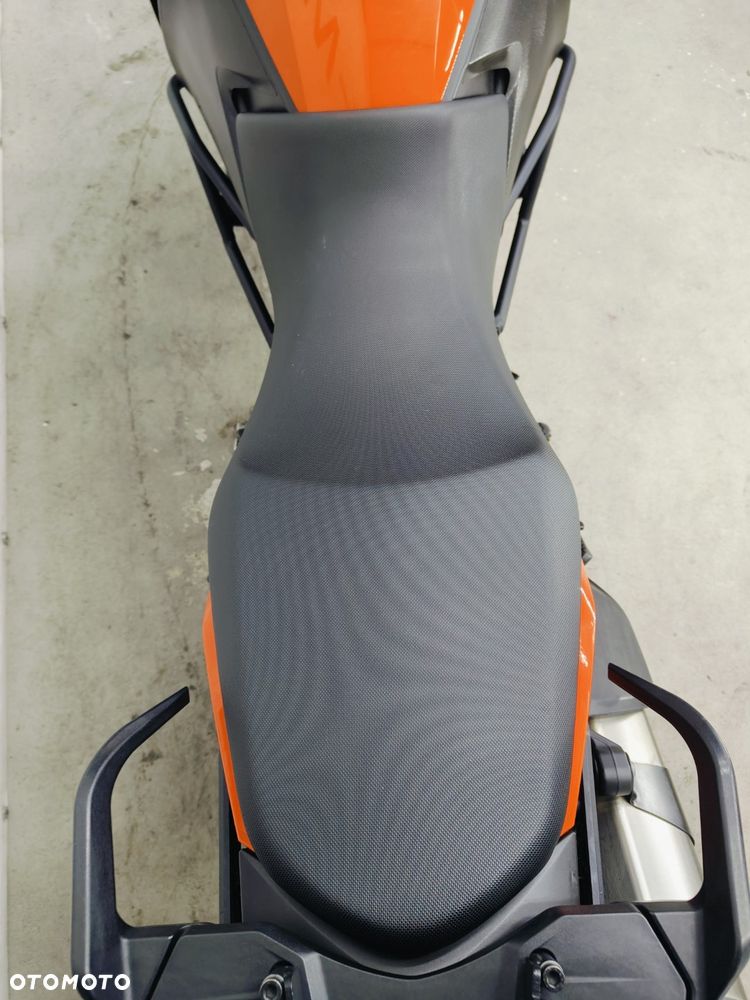 KTM Adventure - 13
