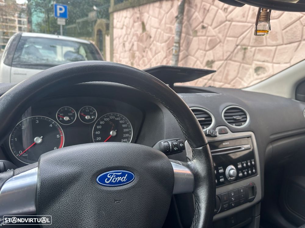 Ford Focus 1.6 TDCi DPF Ghia - 14