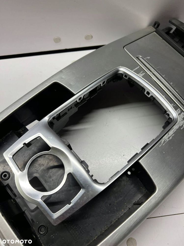 4F1 864 261 Konsola środkowa Audi A6 S6 C6 4F - 5