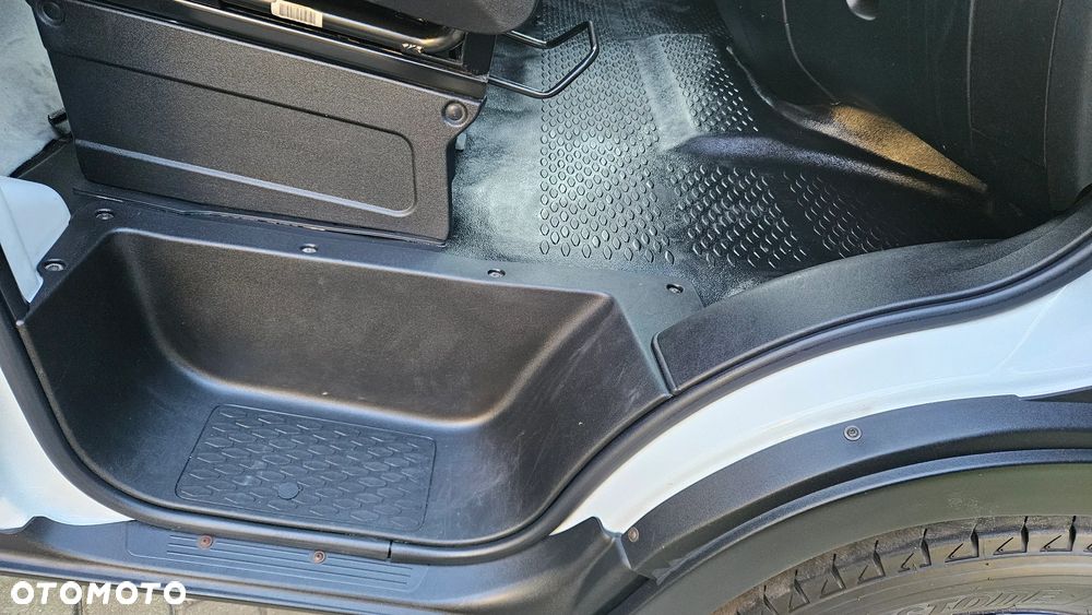 Iveco Daily 35S17 3,0D 170KM I Właściciel L2H2 Średniak Hak 3,5T Webasto Klima Fotel Bujany - 27