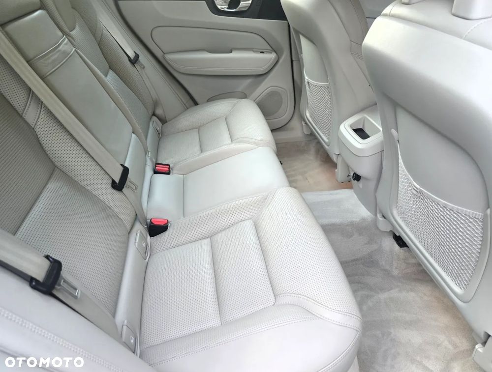 Volvo XC 60 T5 AWD Inscription - 17