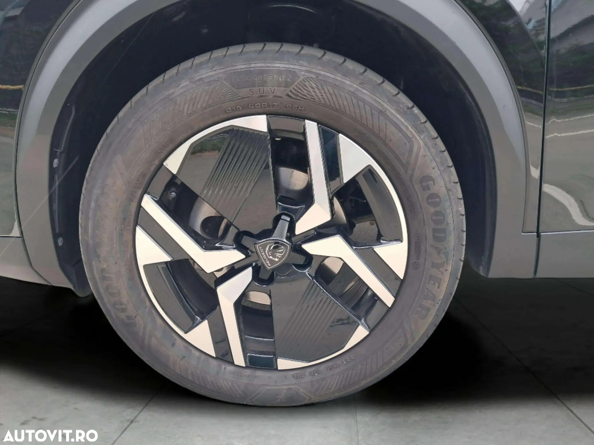 Peugeot 2008 1.2 L PureTech STT EAT8 Allure - 13