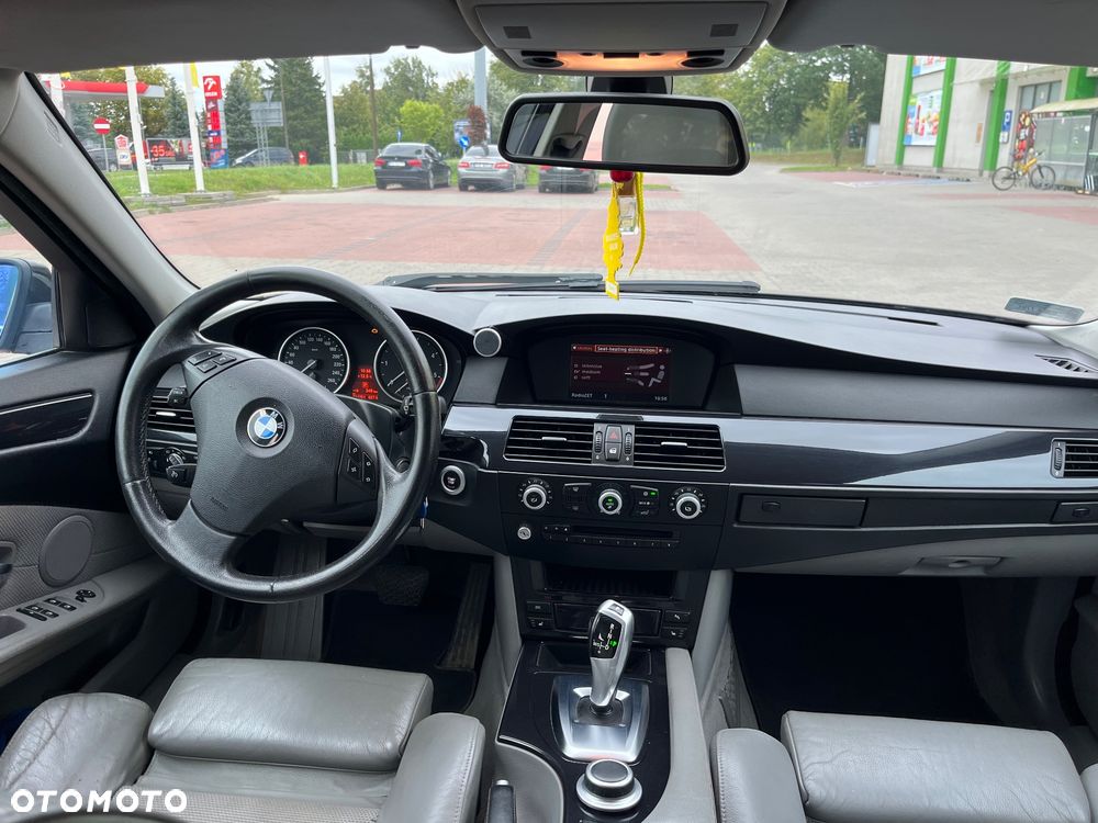 BMW Seria 5 525d xDrive - 21