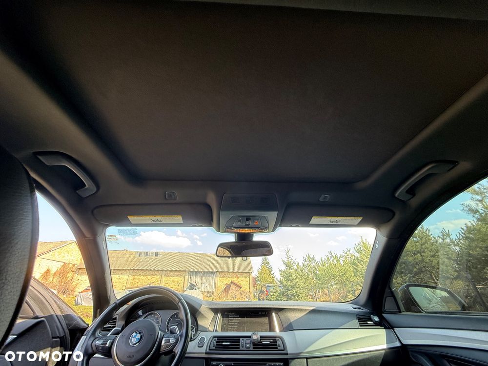 BMW Seria 5 550i Sport-Aut - 11