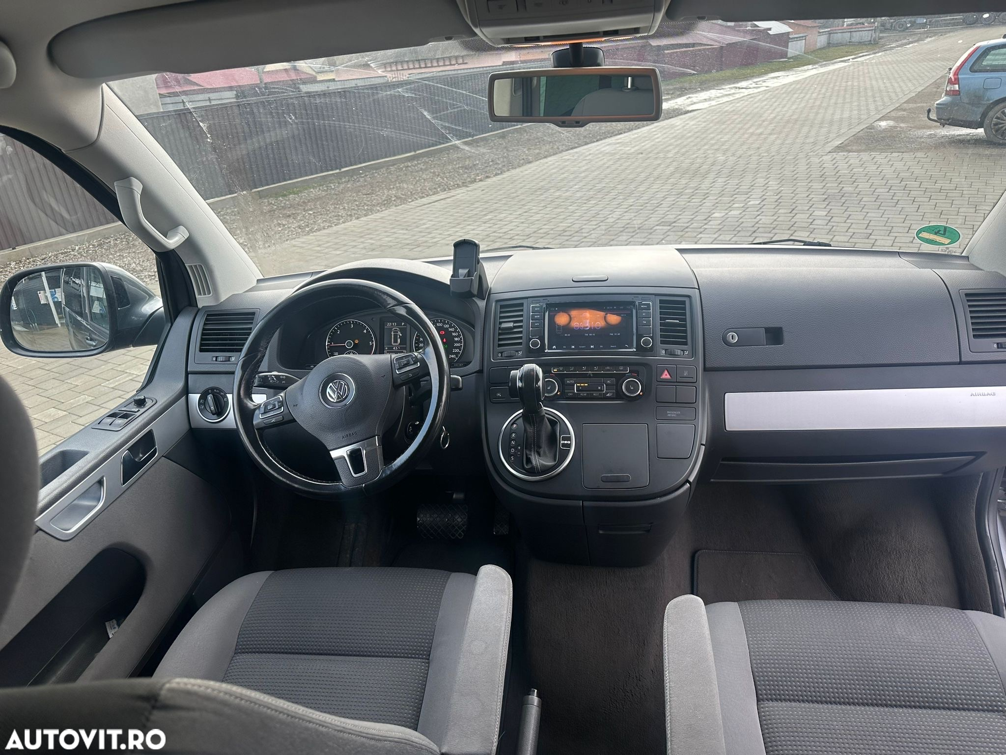 Volkswagen Multivan - 7