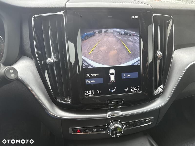 Volvo XC 60 T5 Momentum Pro - 17