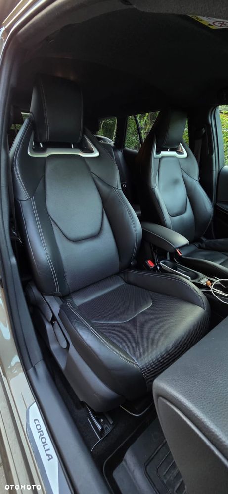 Toyota Corolla 2.0 Hybrid Executive - 9