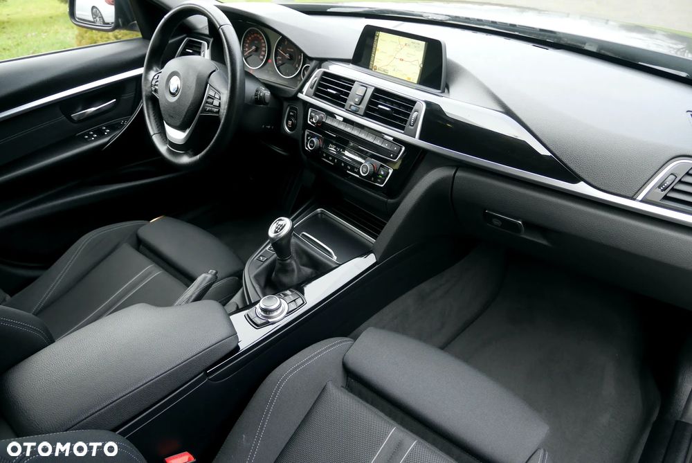 BMW Seria 3 318d Sport Line - 22