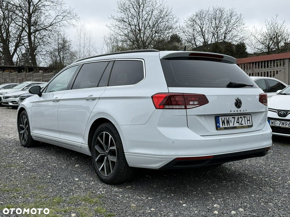 Volkswagen Passat - 4