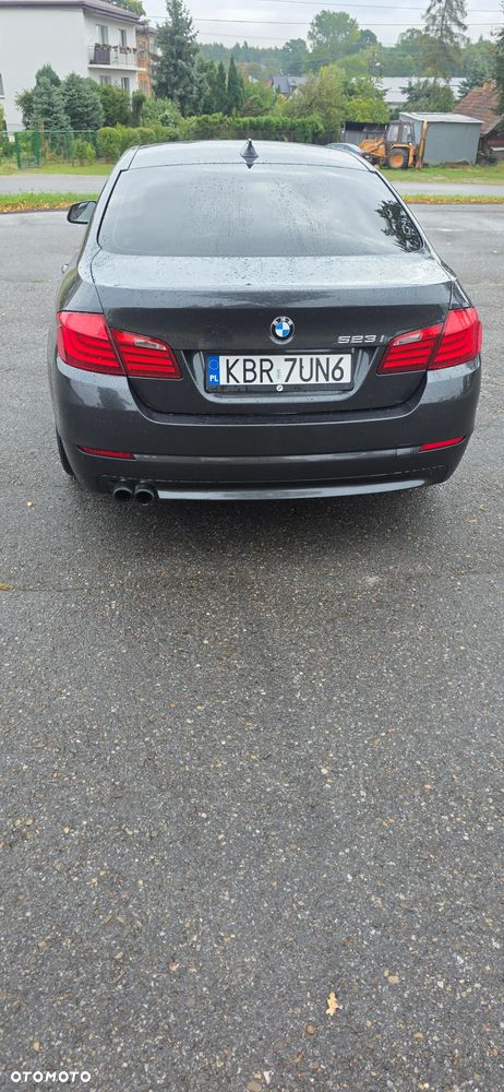 BMW Seria 5 523i - 4