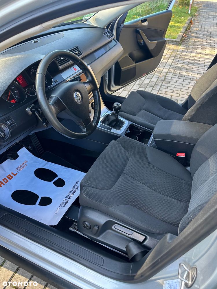 Volkswagen Passat - 30