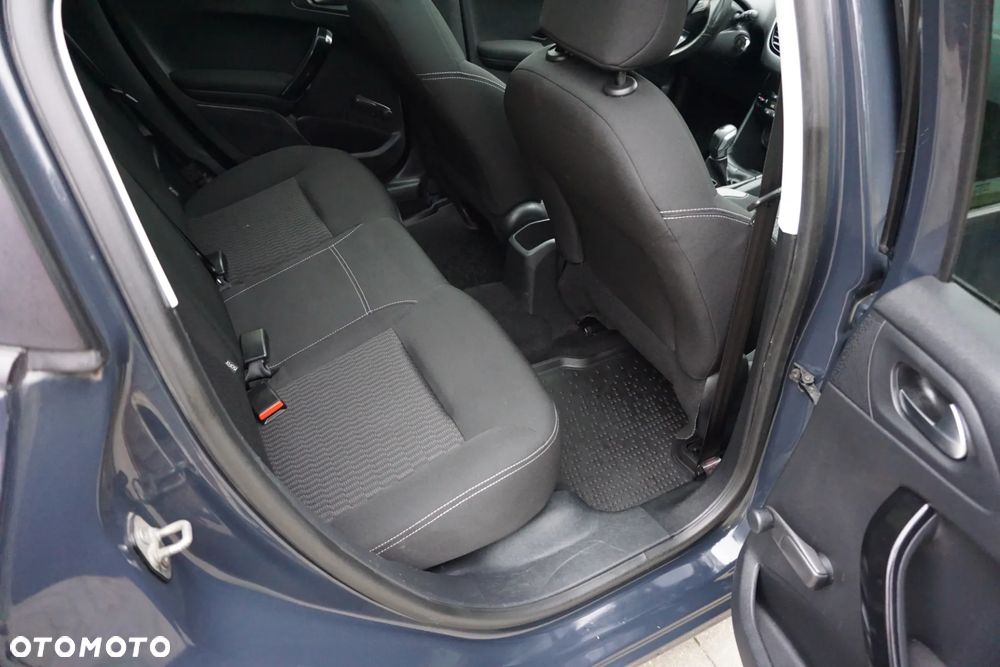 Peugeot 208 - 21