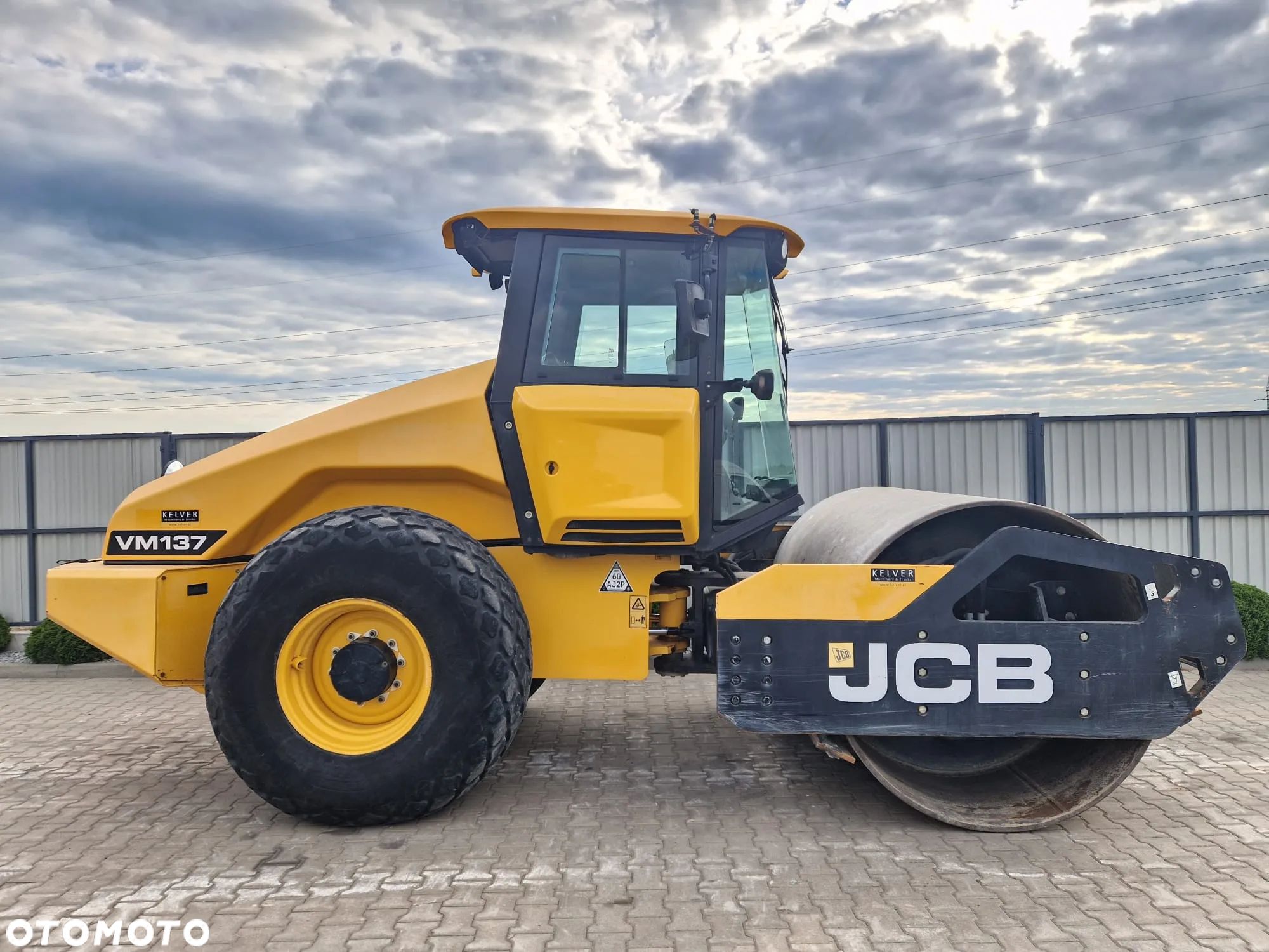 JCB Vibromax VM 137 D * 2015r. * walec do gruntu * - 1