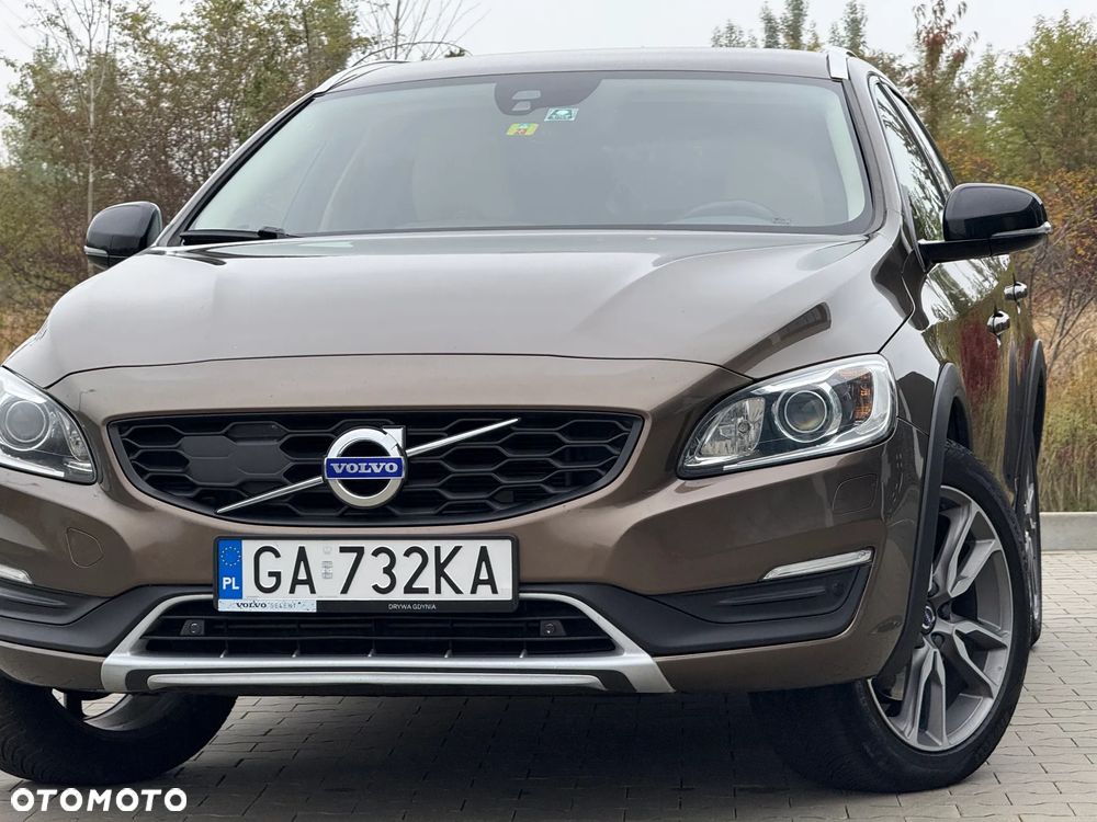 Volvo V60 Cross Country T5 AWD Summum - 1