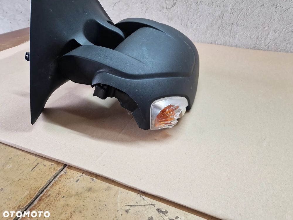 LUSTERKO LEWE RENAULT MASTER IV 6 PIN - 16