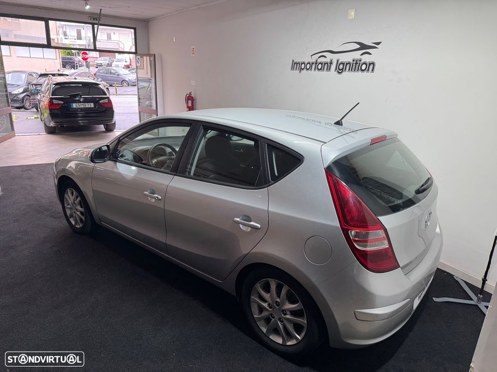 Hyundai i30 1.6 CRDI Comfort DPF - 5