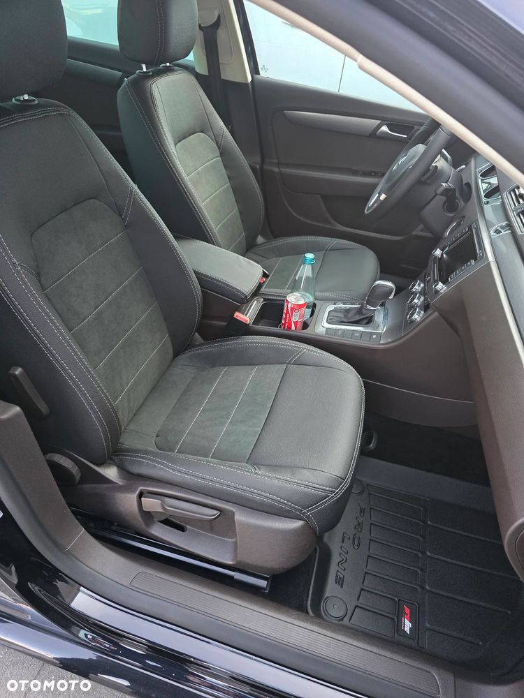 Volkswagen Passat 2.0 TDI Comfortline DSG - 14