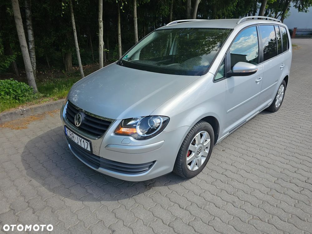 Volkswagen Touran 1.6 Conceptline - 1