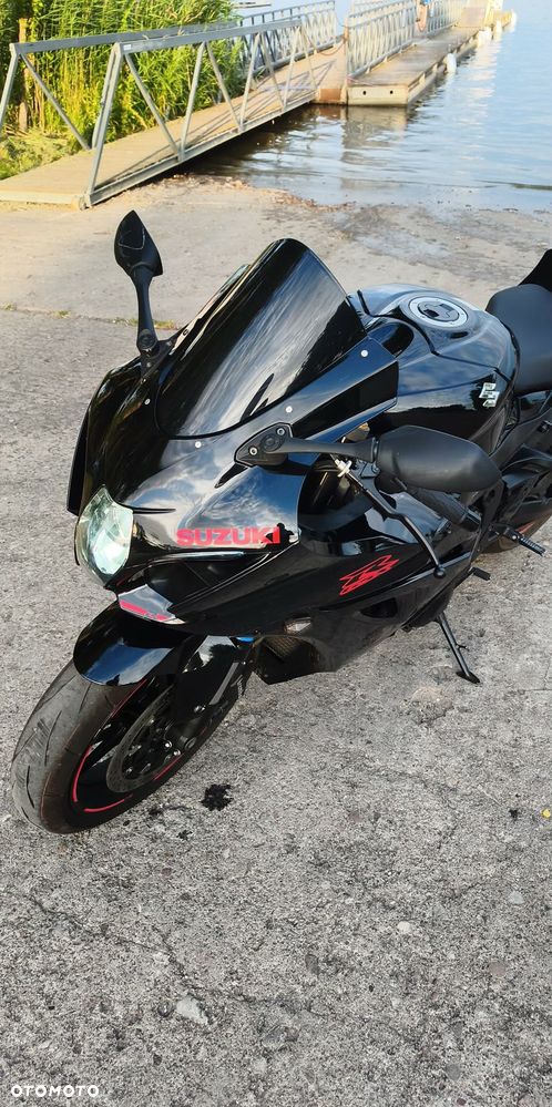 Suzuki GSX-R - 6