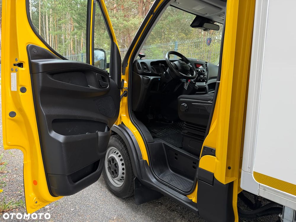 Iveco 35S16 3.0l Chłodnia 8 Palet / Agregat Carrier Viento / Izoterma RomCar / Unikatowy stan / Nowe opony / Serwisowany w aso / FV23% - 26