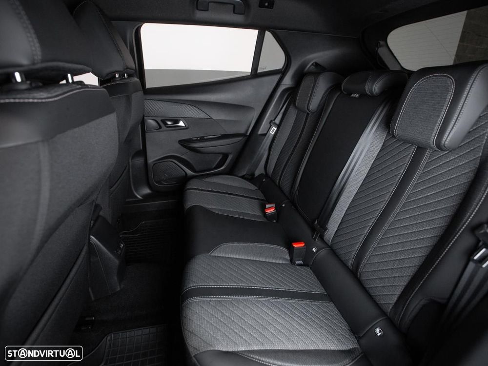 Peugeot 2008 1.2 PureTech Allure EAT8 - 9