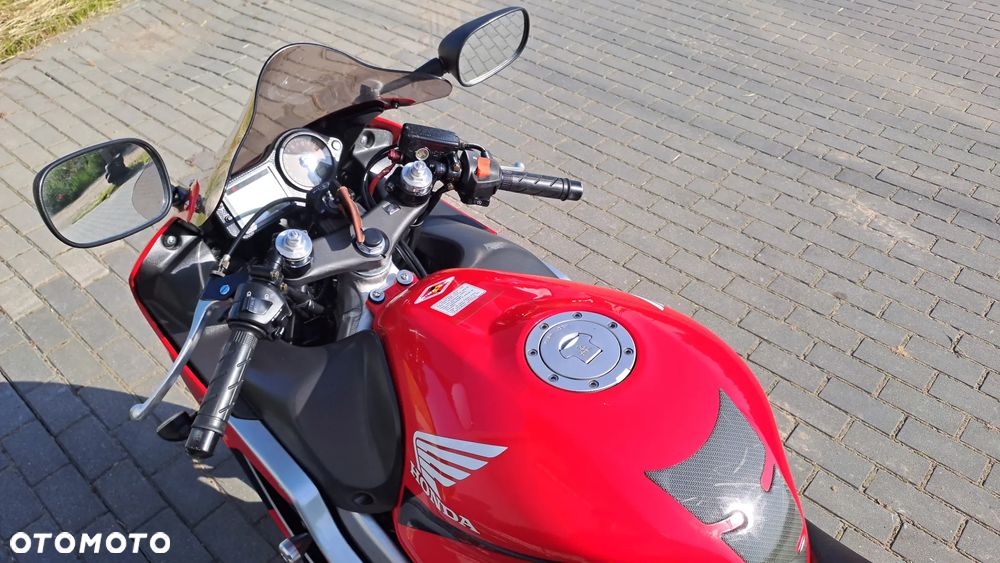 Honda CBR - 23