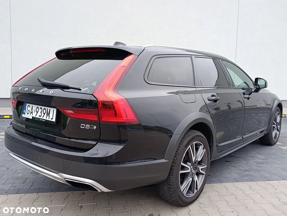 Volvo V90 Cross Country D5 AWD - 3