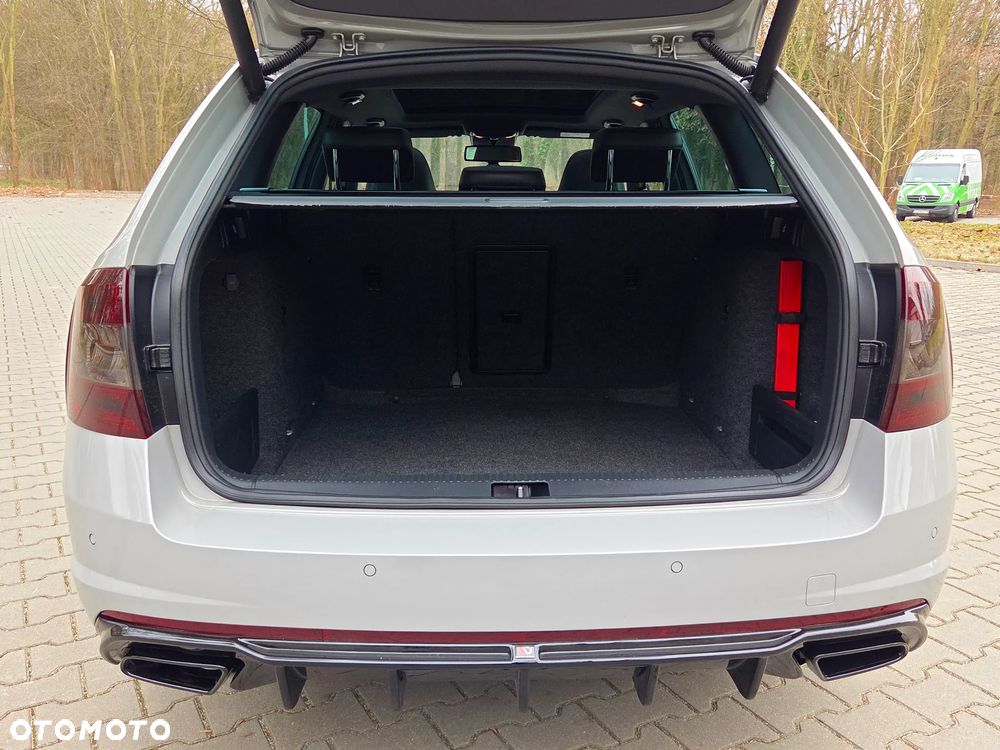 Skoda Octavia 2.0 TDI DSG RS - 12