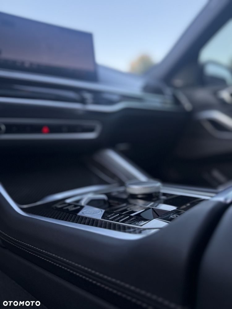 BMW X6M M50d - 11