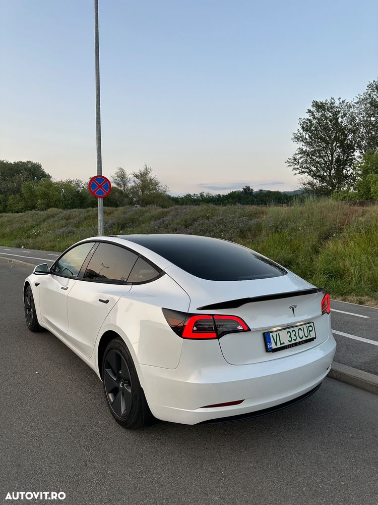 Tesla Model 3 - 5