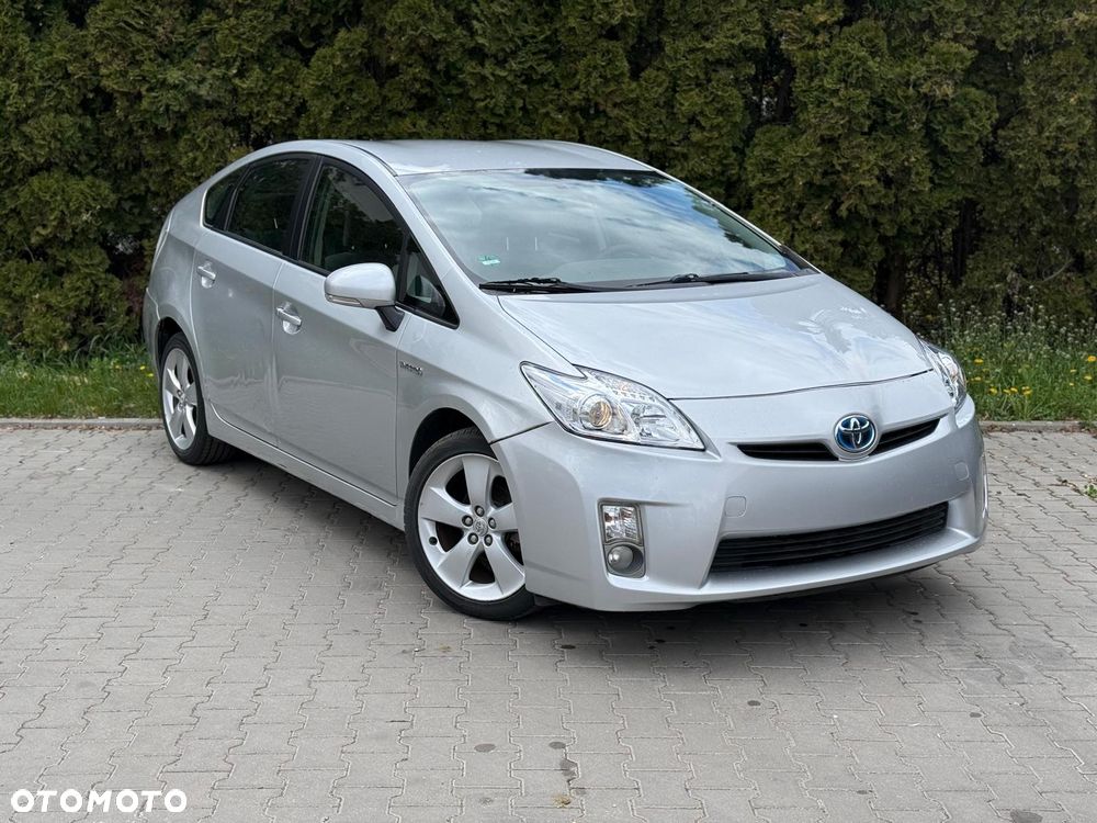 Toyota Prius (Hybrid) - 2