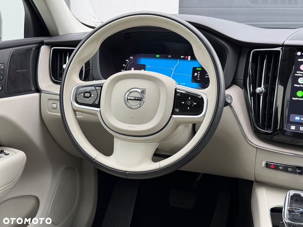 Volvo XC 60 T6 Plug-In Hybrid AWD Inscription - 20