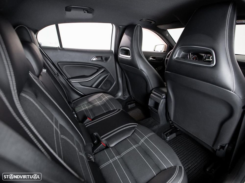 Mercedes-Benz GLA 200 - 9