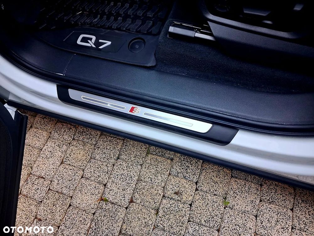 Audi Q7 55 TFSI mHEV Quattro S Line Tiptr - 30