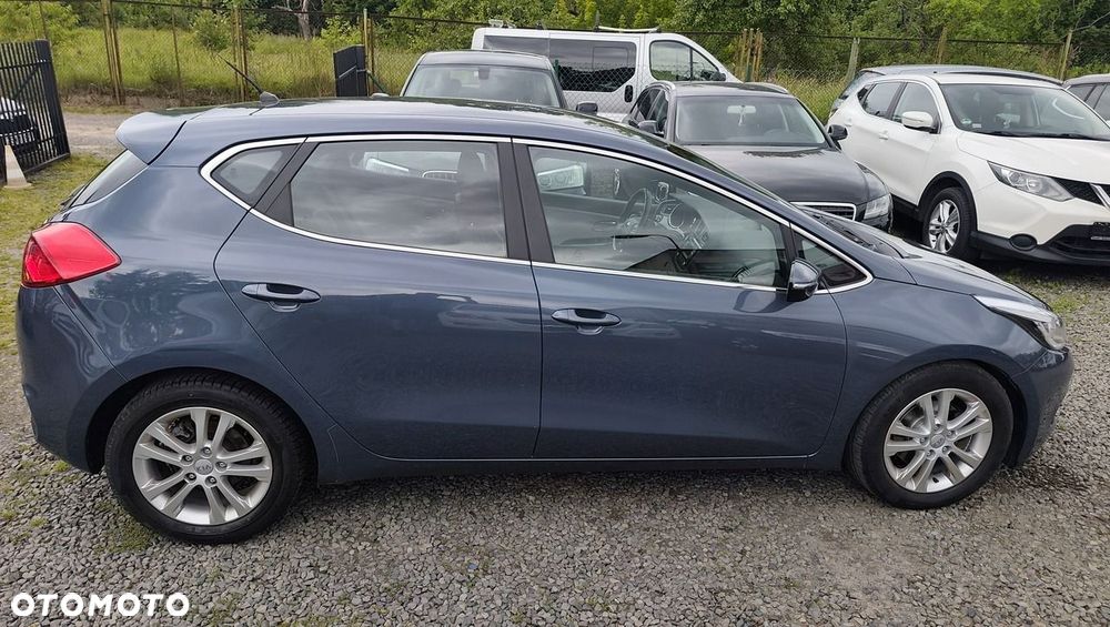 Kia Ceed - 9