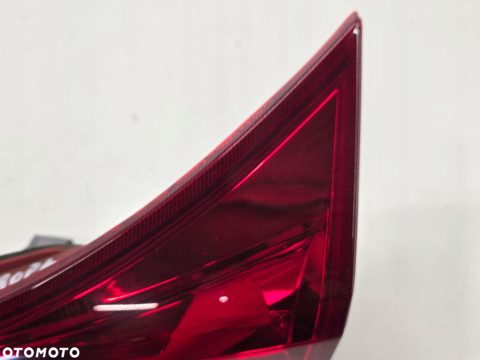 TOYOTA AURIS II E18 HB 13R LAMPA PRAWY TYŁ W KLAPĘ - 4