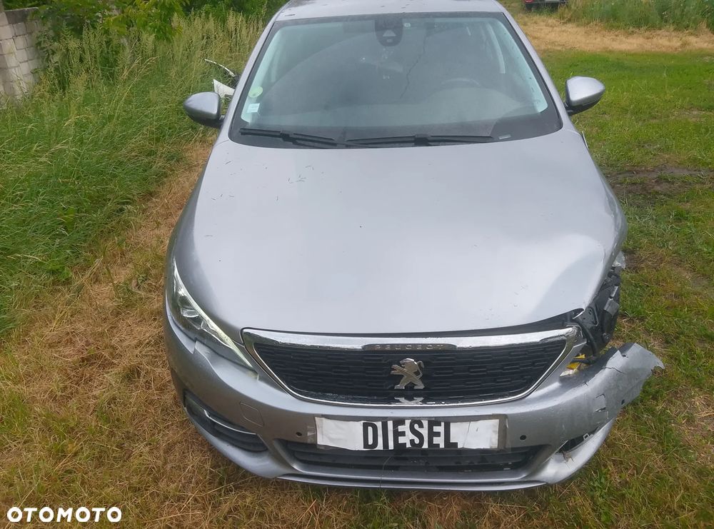 Peugeot 308 - 8