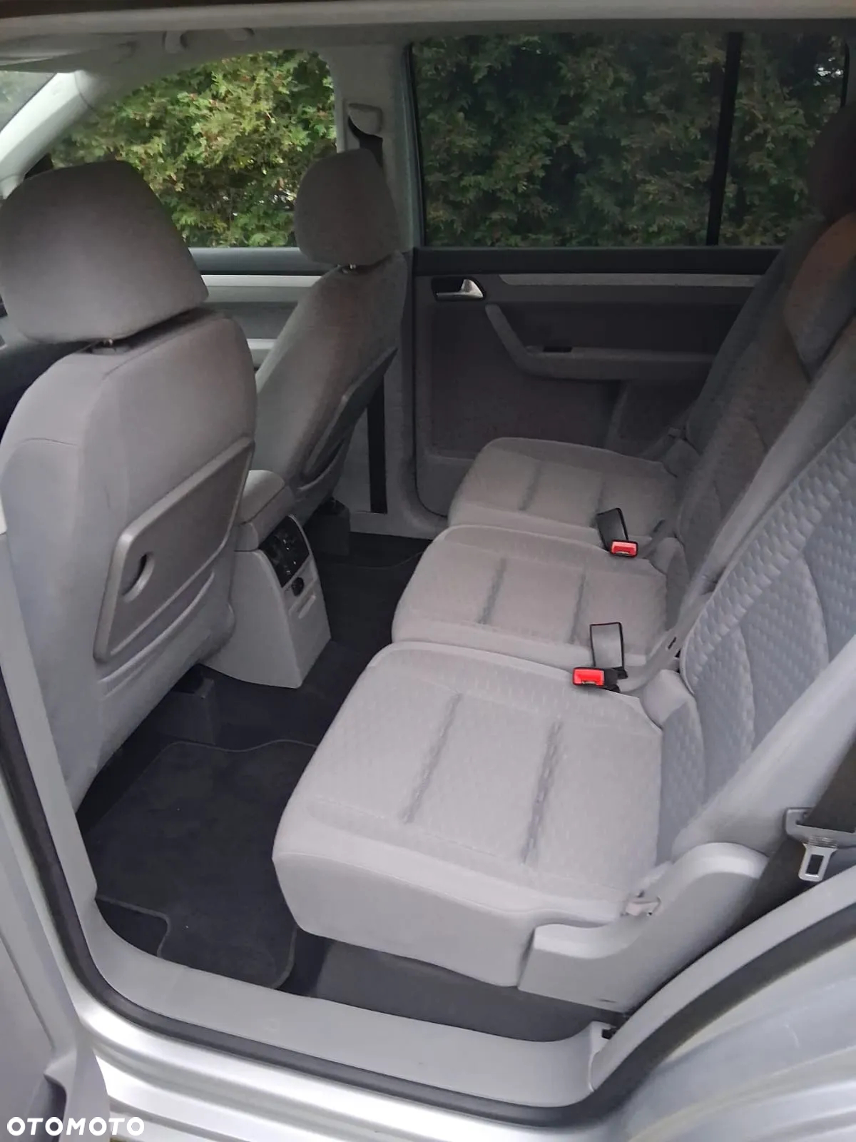 Volkswagen Touran 1.6 Conceptline - 10