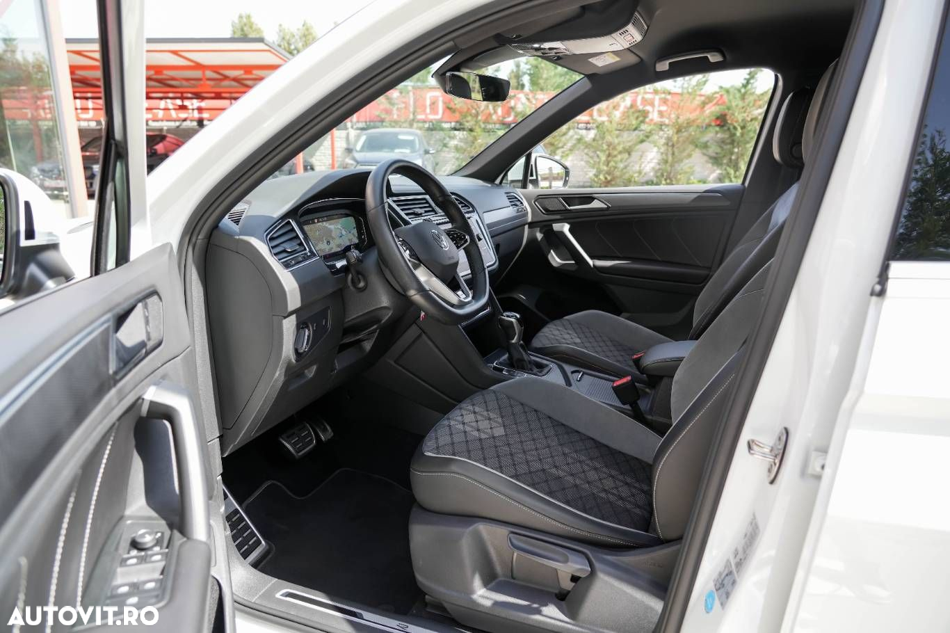 Volkswagen Tiguan 2.0 TDI SCR DSG R-Line - 12