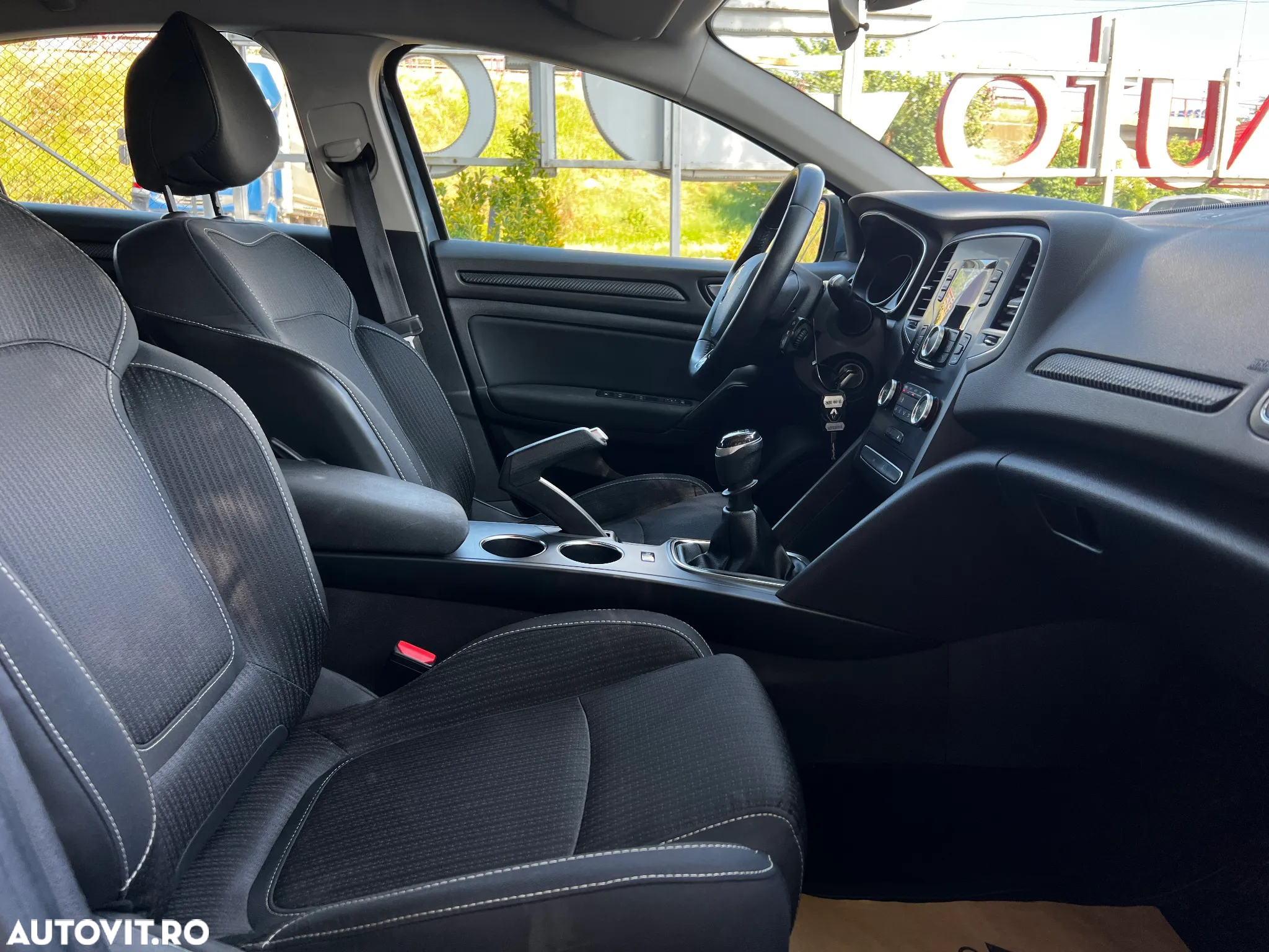 Renault Megane TCe Life - 19