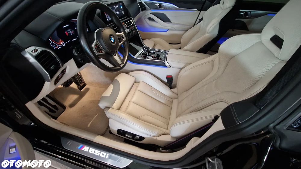 BMW Seria 8 - 38