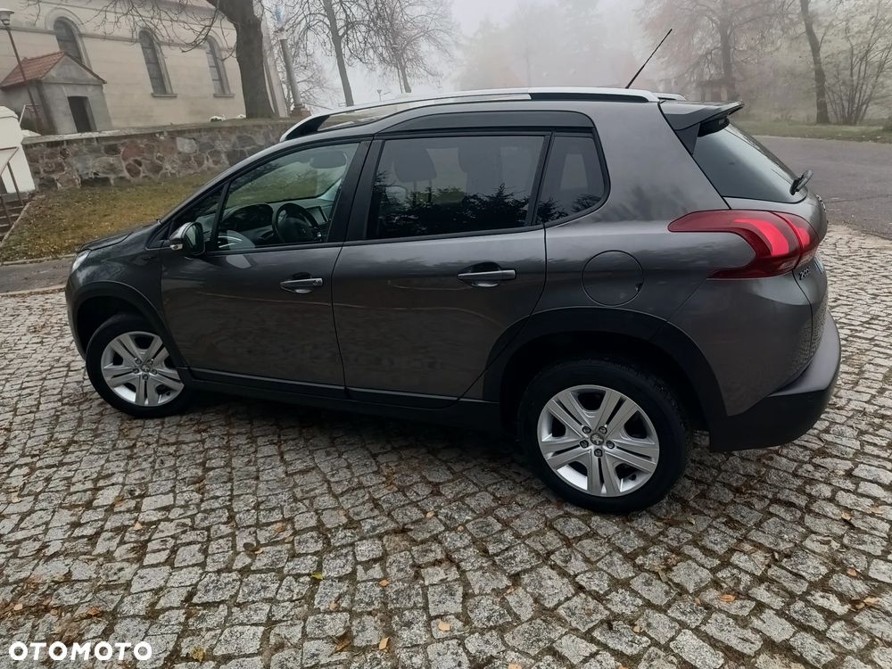 Peugeot 2008 PureTech 82 Signature - 11